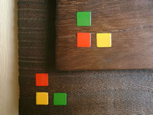 �N�₩�ȐF�ʂ̎��G